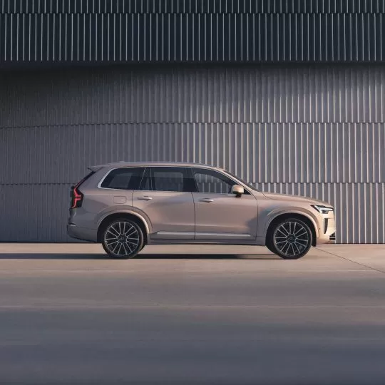 NEW XC90 Mobile 1080x1080-03