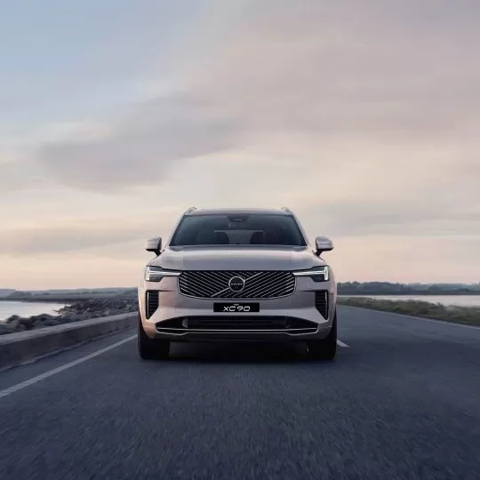 NEW XC90 Mobile 1080x1080-06